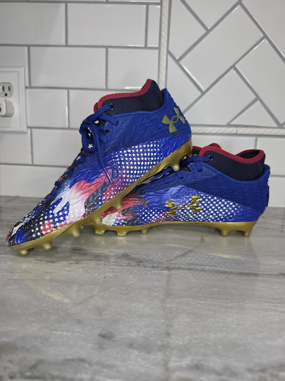Under Armour Highlight MC Football Cleats Mens 9.5 USA American Flag Gold